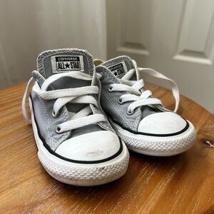 Children’s Converse size 9